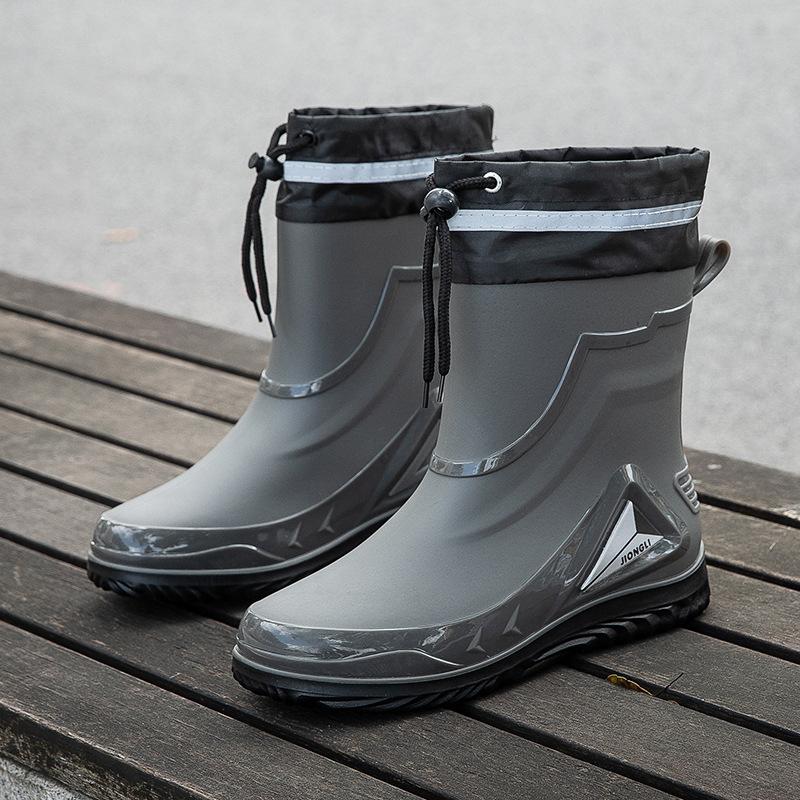 Fashion Locomotive Style Cool Men's Rain Shoes Wear Versatile and Comfortable Outdoor Camping Waterproof Shoes Non-slip Rubber Shoes