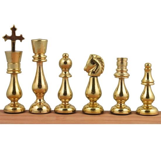 Ensemble d'échecs de luxe en laiton métallique minimaliste de 53,34 cm de haut, avec plateau et table