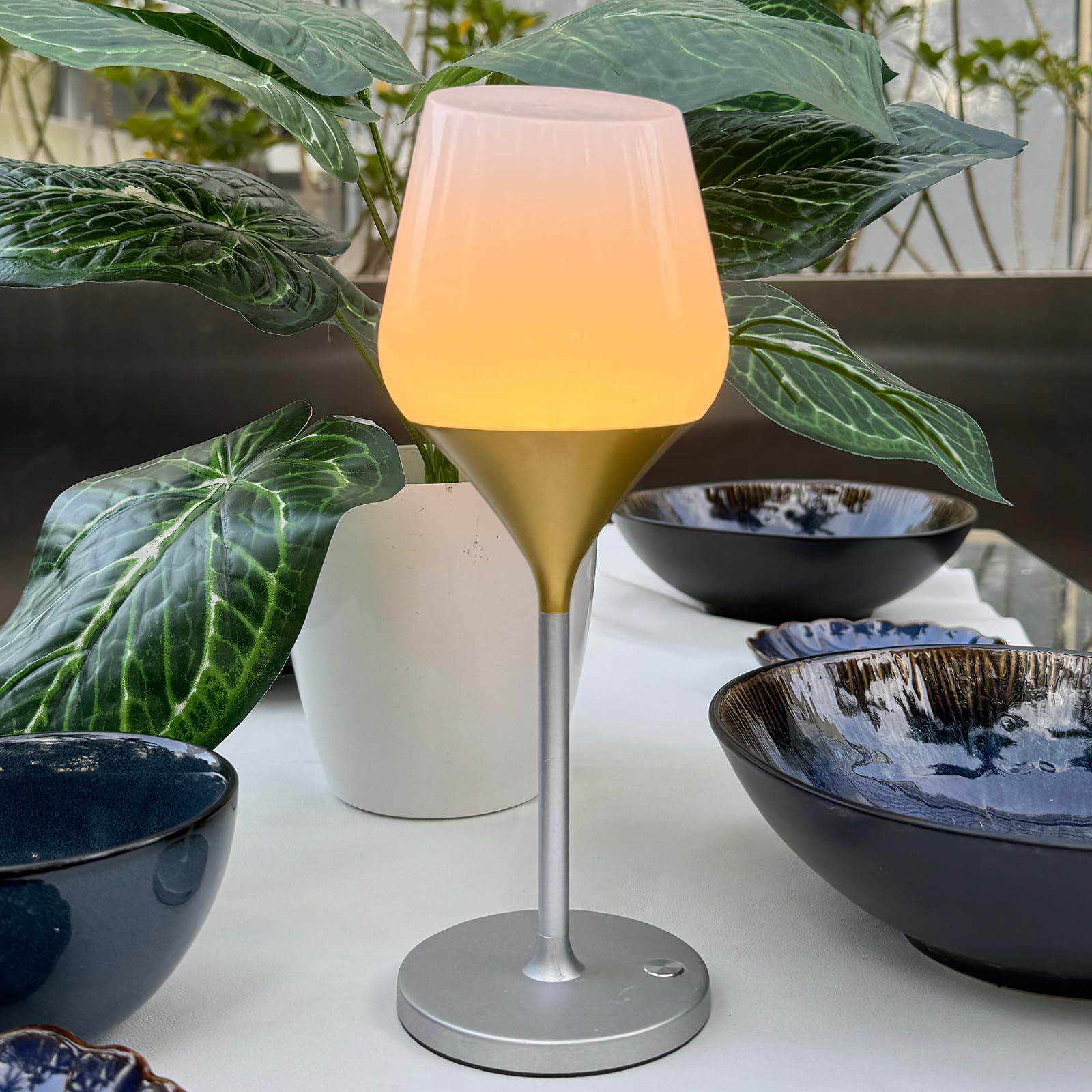 

Creative Goblet Small Table Lamp Bar Bedroom Bedside Atmosphere Night Light Red