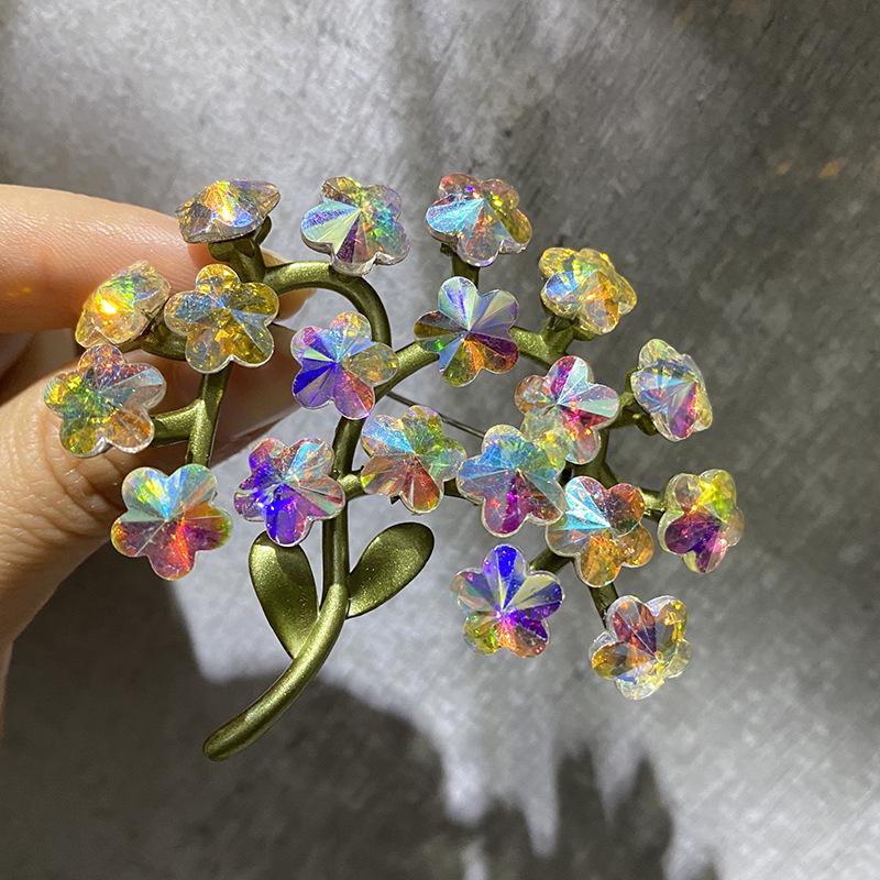 Ethnic Style Cheongsam Brooch: Pink Floral Forget-Me-Not Corsage - Perfect Valentine's Gift