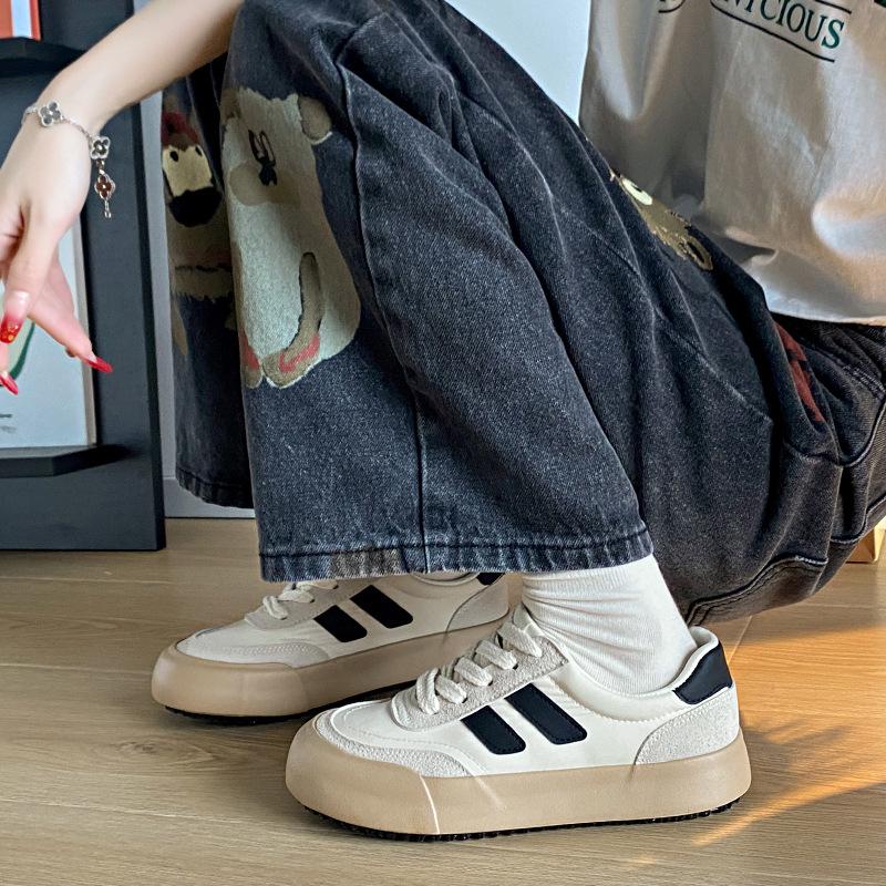 2025 Spring and Autumn New Retro Moral Training Shoes Women's Platform Casual Versatile Board Shoes Niche Design Breathable Canvas Shoes