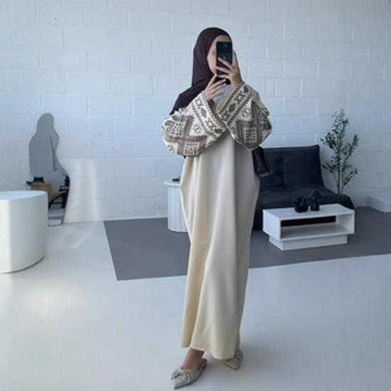 Elegant Light Green Floral Embroidered Abaya - Long Sleeve Maxi Dress In Polyester Fabric