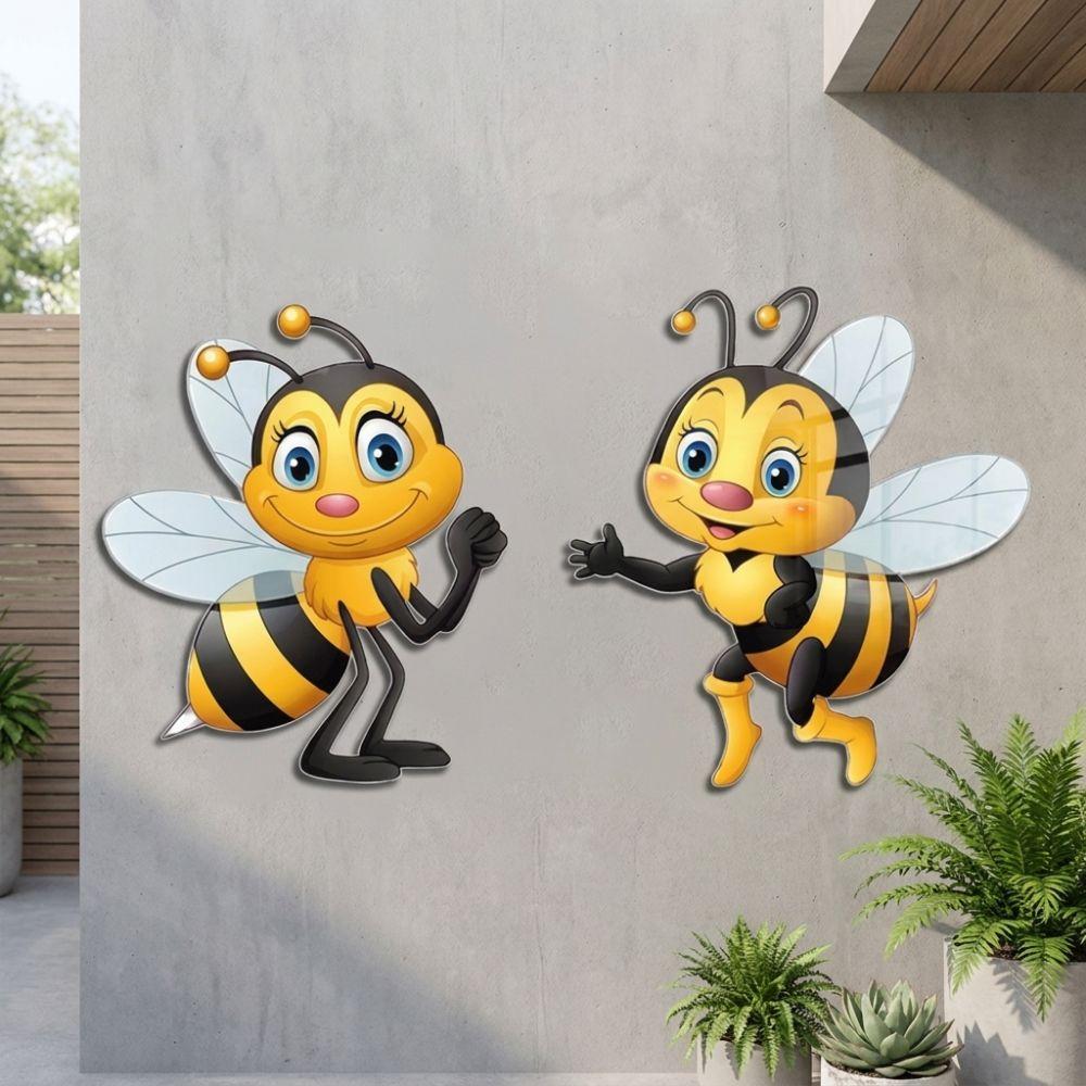 2Pcs Sun Resistant Acrylic Cartoon Bee Wall Decor Waterproof Outdoor Bee Art Hanging Balcony Patio