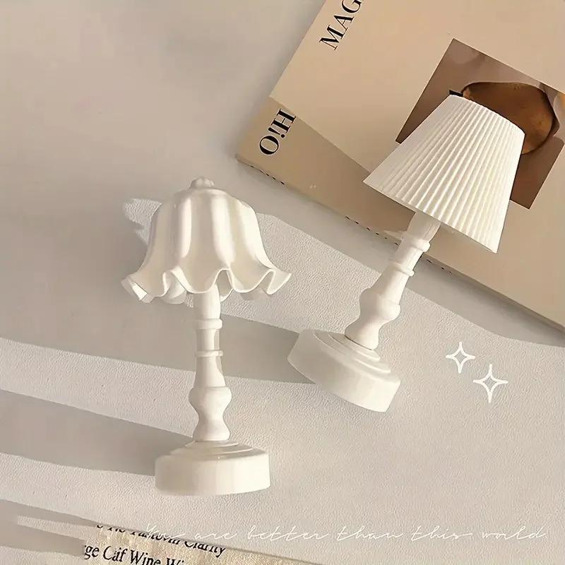 Mini LED Night Light Battery Powered Nordic Style Table Lamp Warm Atmosphere Bedside Lamp Creative Birthday Gift for Kids Bedroom Home Decor