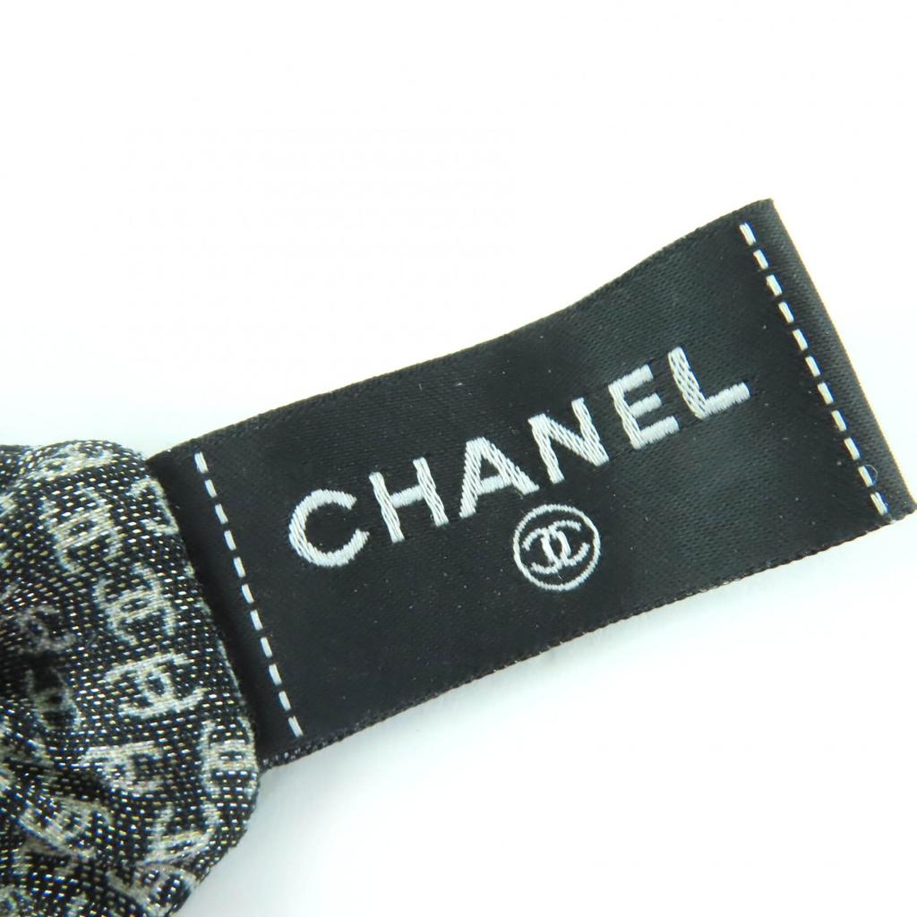 Excellent CHANEL Métiers d'Art Collection COCO Mark Ribbon Scrunchie Gray silk Used