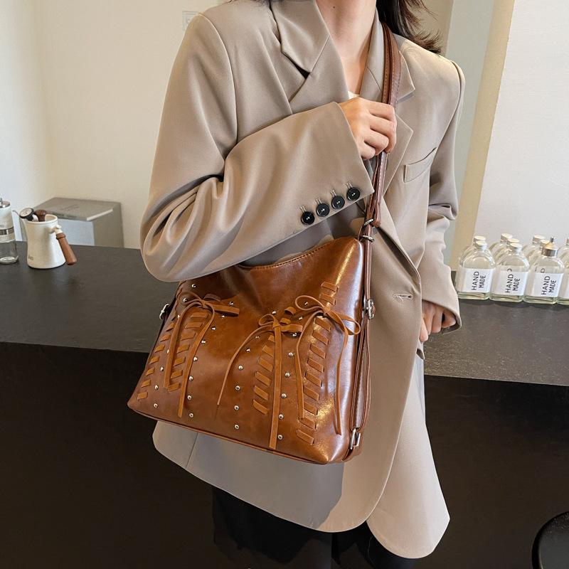 Retro Commuter Backpack Women's 2025 Autumn and Winter New Fashionable Large-capacity Tote Bag High-end Single Shoulder Oblique Span Bag