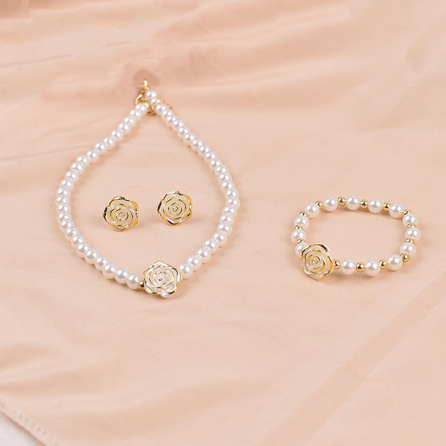 Elegant Vintage Court Style Camellia Pearl Jewelry Set: Necklace, Bracelet, and Stud Earrings