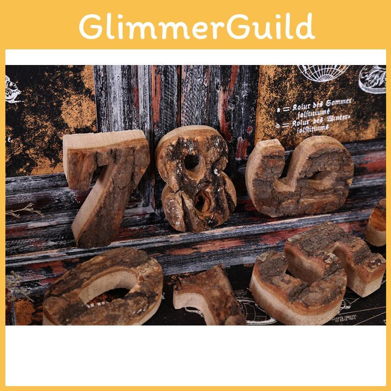 Wunderschön gearbeitete Vintage Holz Alphabet und Zahl Wandplakette für Zuhause und Hochzeitsdekoration