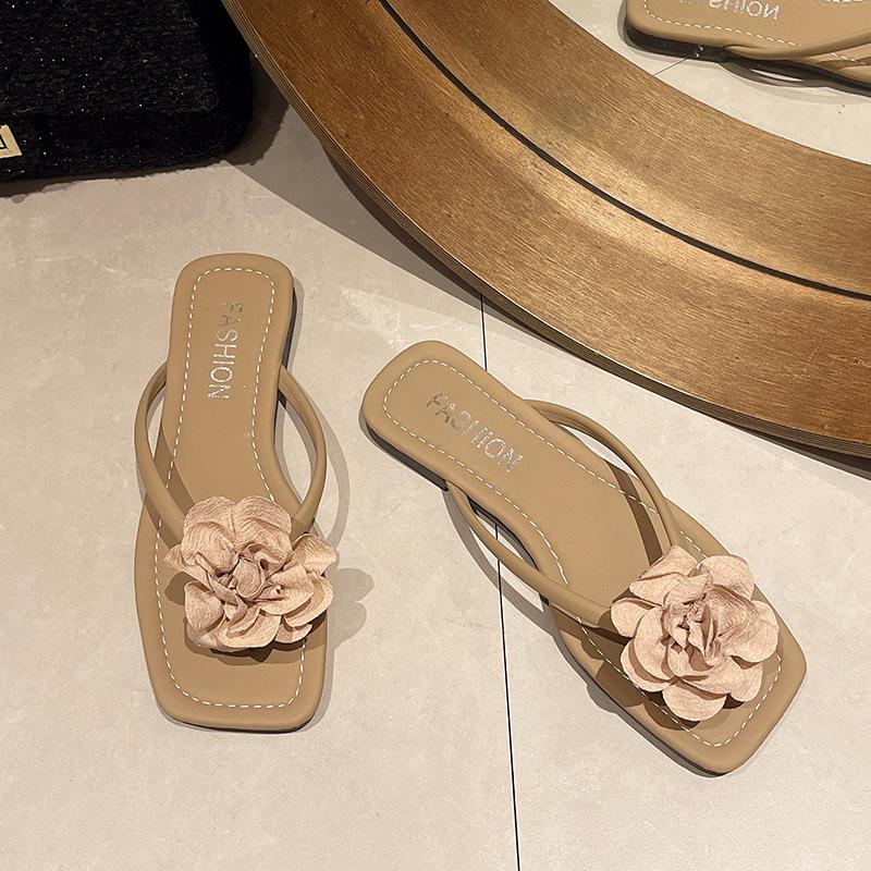 

Модные женские 2025 плоские шлепанцы-вьетнамки с мягкой подошвой, удобные, с цветочными аксессуарами, сандалии, летняя пляжная обувь без застежки, уличные шлепанцы 40
