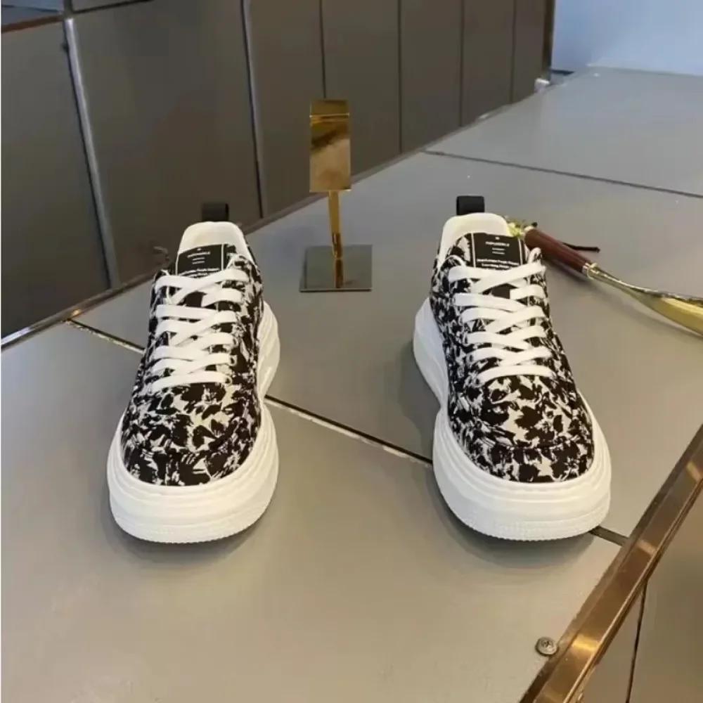 Men's Casual Shoes Fabric Surface Breathable Sneakers Men Versatile Flat Bottomed Non Slip Board Shoes Sports Man's Shoes