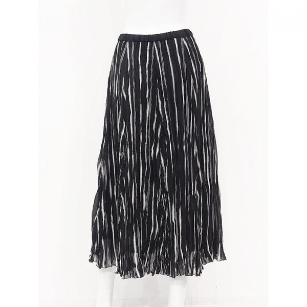 Specchio Long Skirt With Wrinkle Pattern 451 246