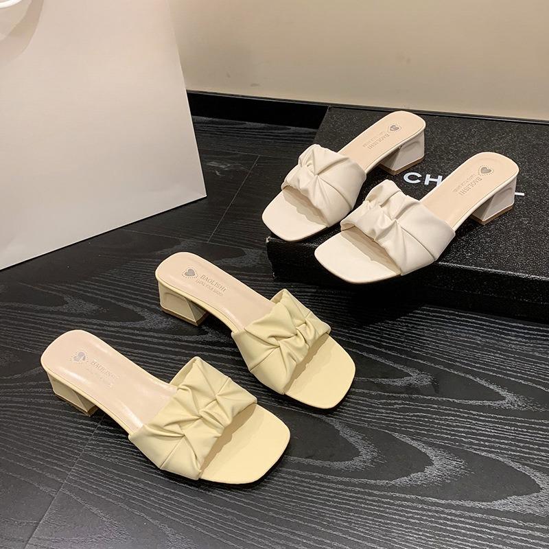 Papuci Pantofi cu toc mediu Pantofi cu toc înalt noi Tocuri groase și Șlapi