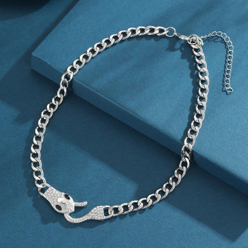 Modern Snake Minba Design Necklace Versatile Goldplated Jewelry For Stylish Commuters