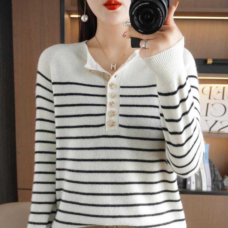 Multi-button Round Neck Bottoming Shirt for Women In Autumn and Winter, All-match Sweater, Loose Striped Andy Velvet Warm Top, Knitted Style