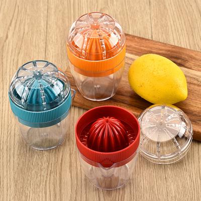 Lemon Squeezer With Lid Plastic Manual Lemon Juicer Orange Press Cup Citrus Squeezer with Pour Spout Fruit Tools