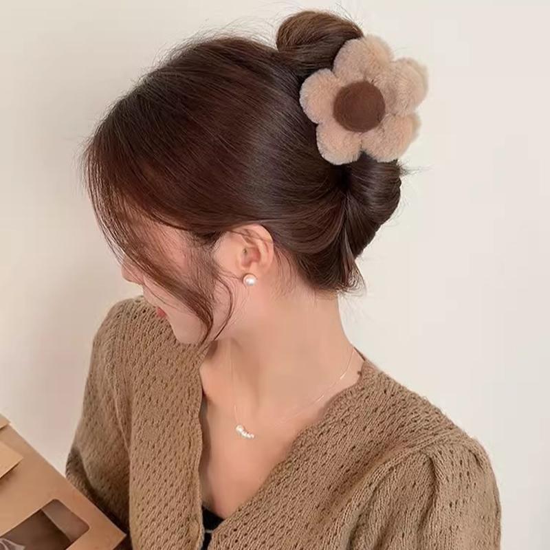 Plush Flower Hair Claw Large Shark Clip Fashionable Autumn and Winter Large Shark Clip Simple Barrettes Crab Hair Clip Hairgrips