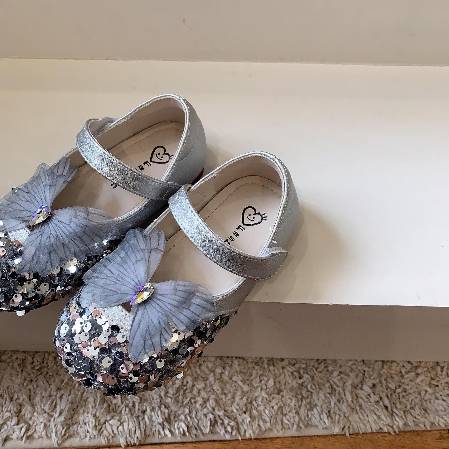 

Children s princess shoes 2025 summer new girls leather shoes bow sequins girls shallow single shoes Doudou shoes 34 серебряный