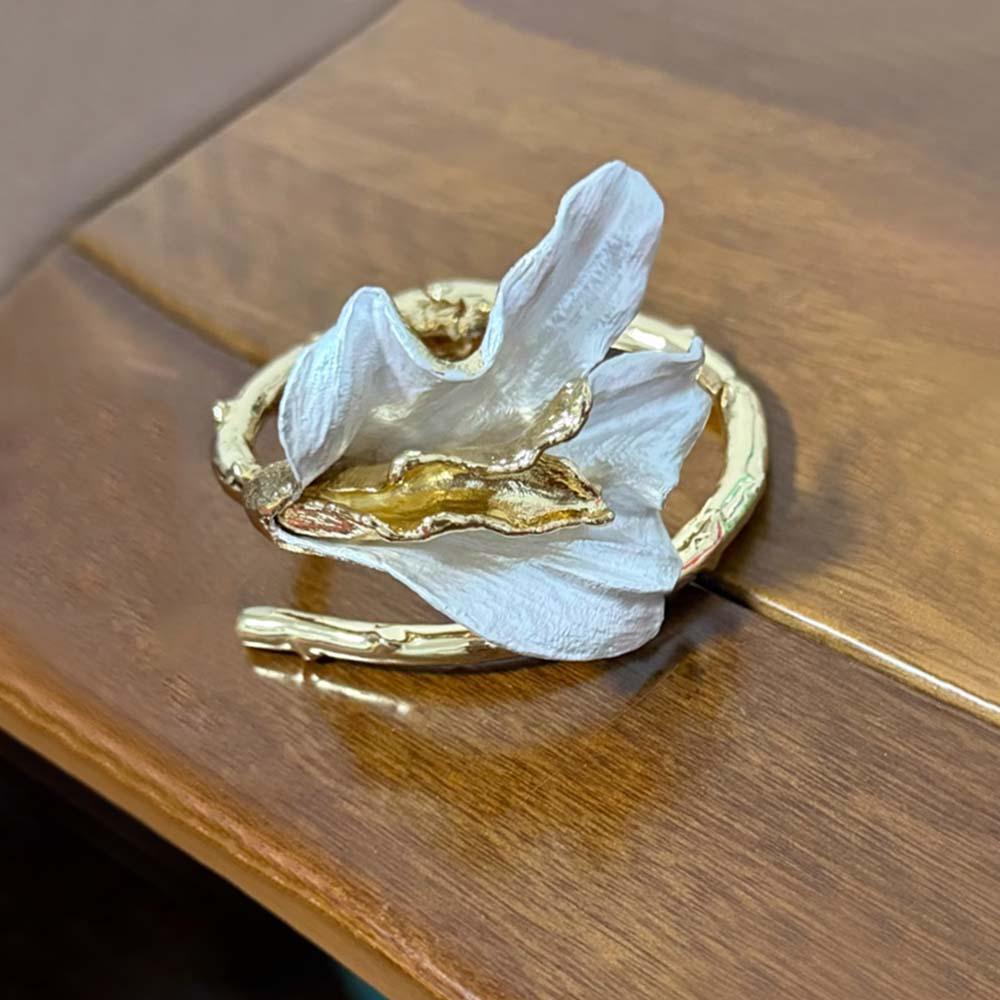 Exaggerated Calla Lily Bangle Armlet Geometric Metal Flower Bracelet For Women Irregular French Style Golden Opening Bangle