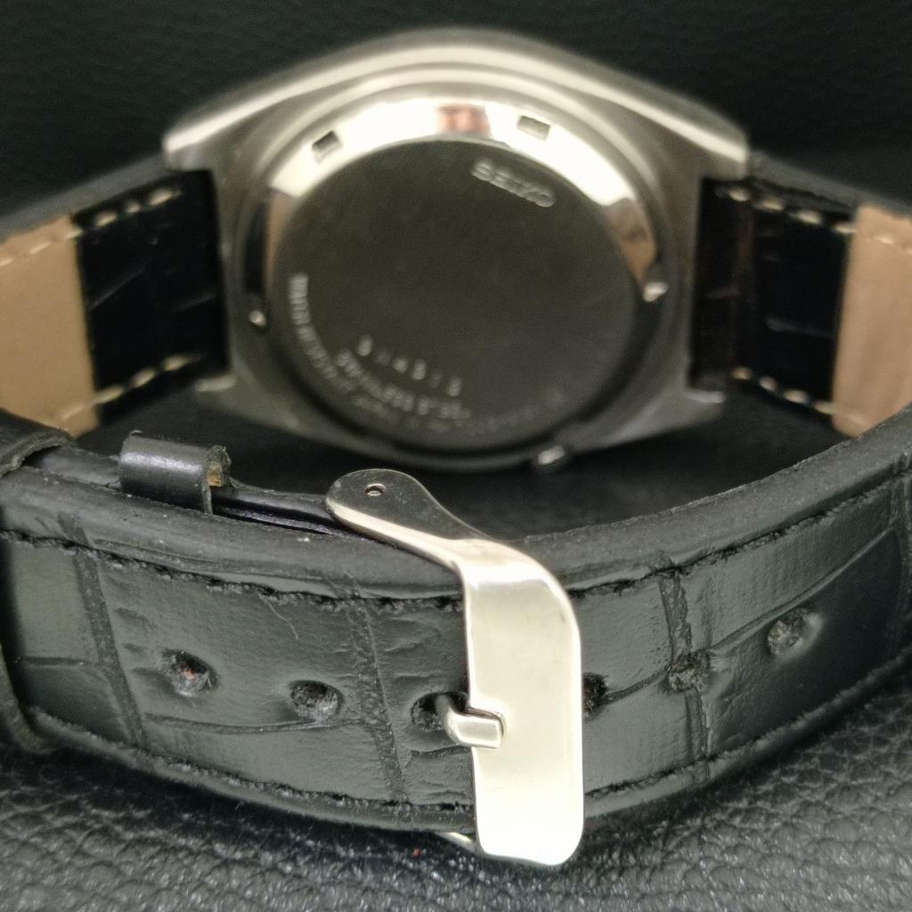 VINTAGE SEIKO 5 AUTOMATIC JAPAN MENS GREEN COLOR DIAL WATCH a708771-1