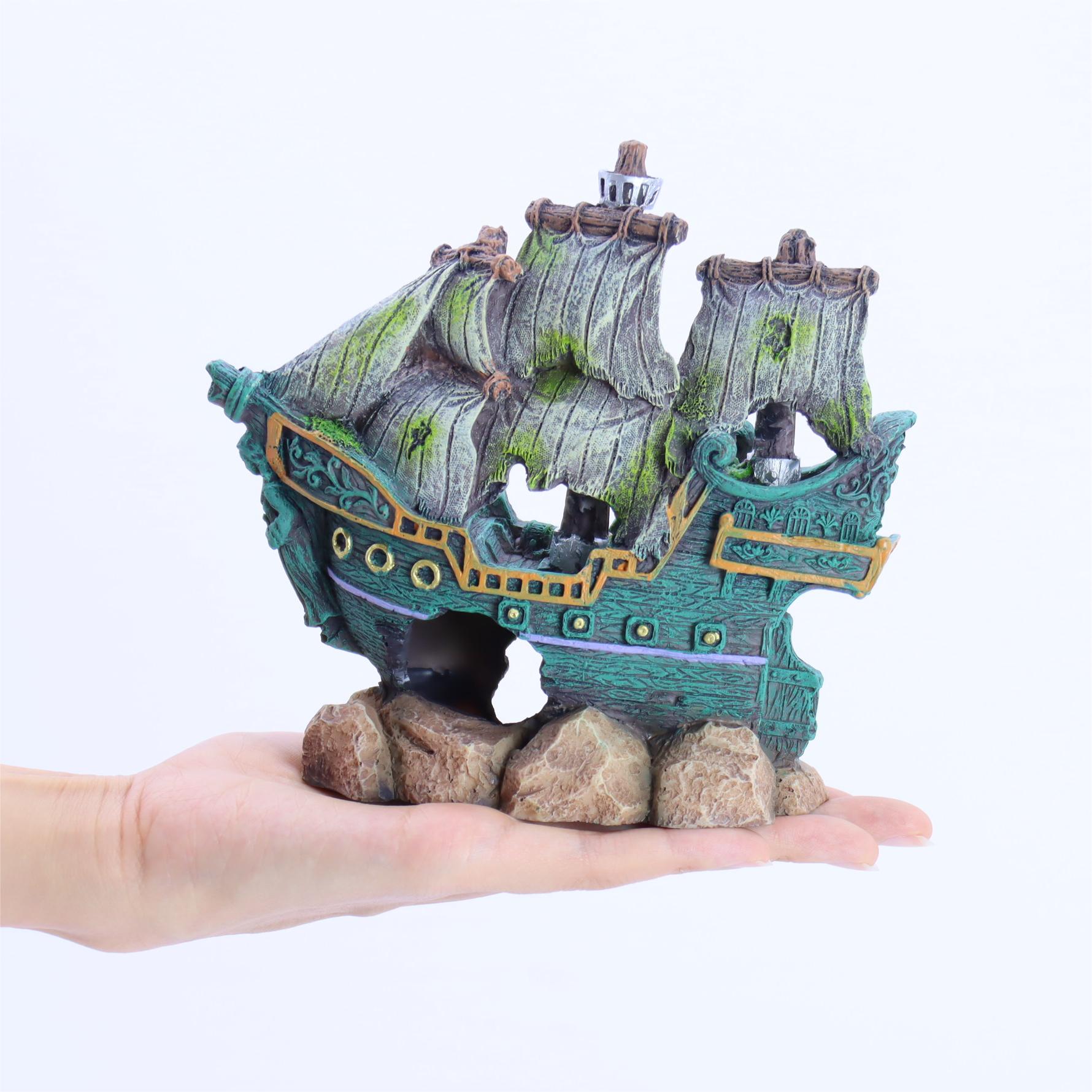 

Aquarium resin decorations, pirate ship resin decorations, fish tank landscaping