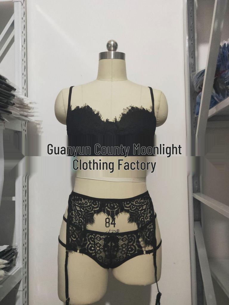 Women's Lace Suspender Lingerie Set with Eyelash Trim