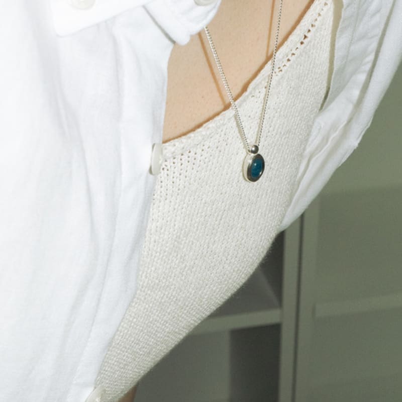 neateun Ovi Necklace