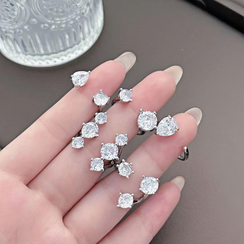 Αστέρι Άκρου Δακτύλου~ Εκρηκτικό Διπλό Κεφάλι Δαχτυλίδι Ζιργκόν Γυναικείο Ειδικό Σχέδιο Ελαφριά Πολυτέλεια Αρθρωτό Δαχτυλίδι Προηγμένη Αίσθηση Δαχτυλίδι Στοίβαξης