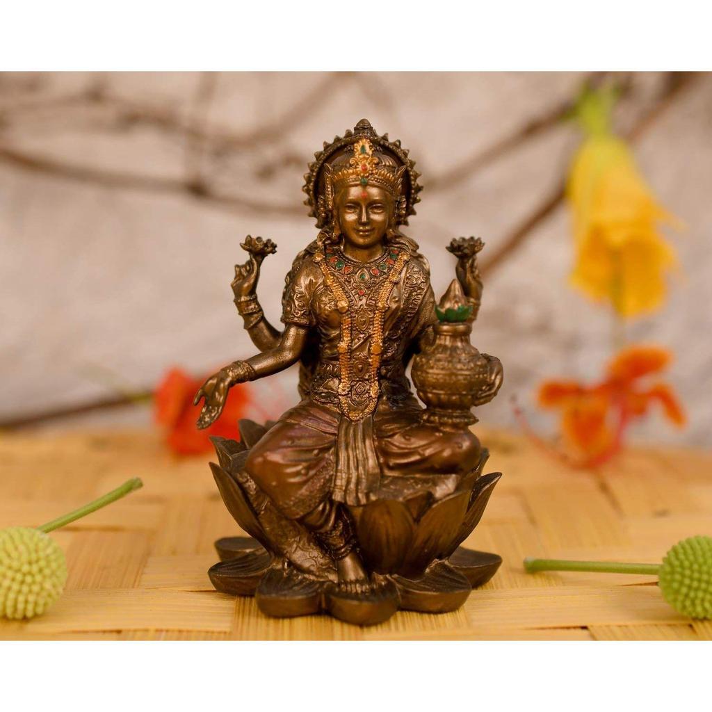 Goddess Lakshmi Idol Hindu Laxmi Goddess Statue Home Office Decor (Size 8cm X 5cm)