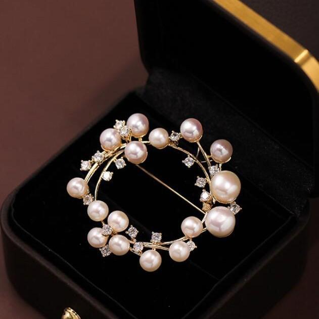 Fashion Cute Shiny Zircon Inserted Small Elephant Brooch Women and Men Unisex Pin Animal Clothing Jewelry Birthday Gift