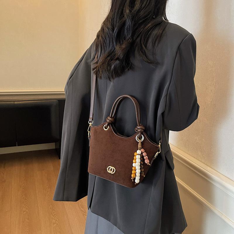 Premium sense retro small bag women 2025 new fashion versatile messenger bag exquisite super fire handbag bucket bag