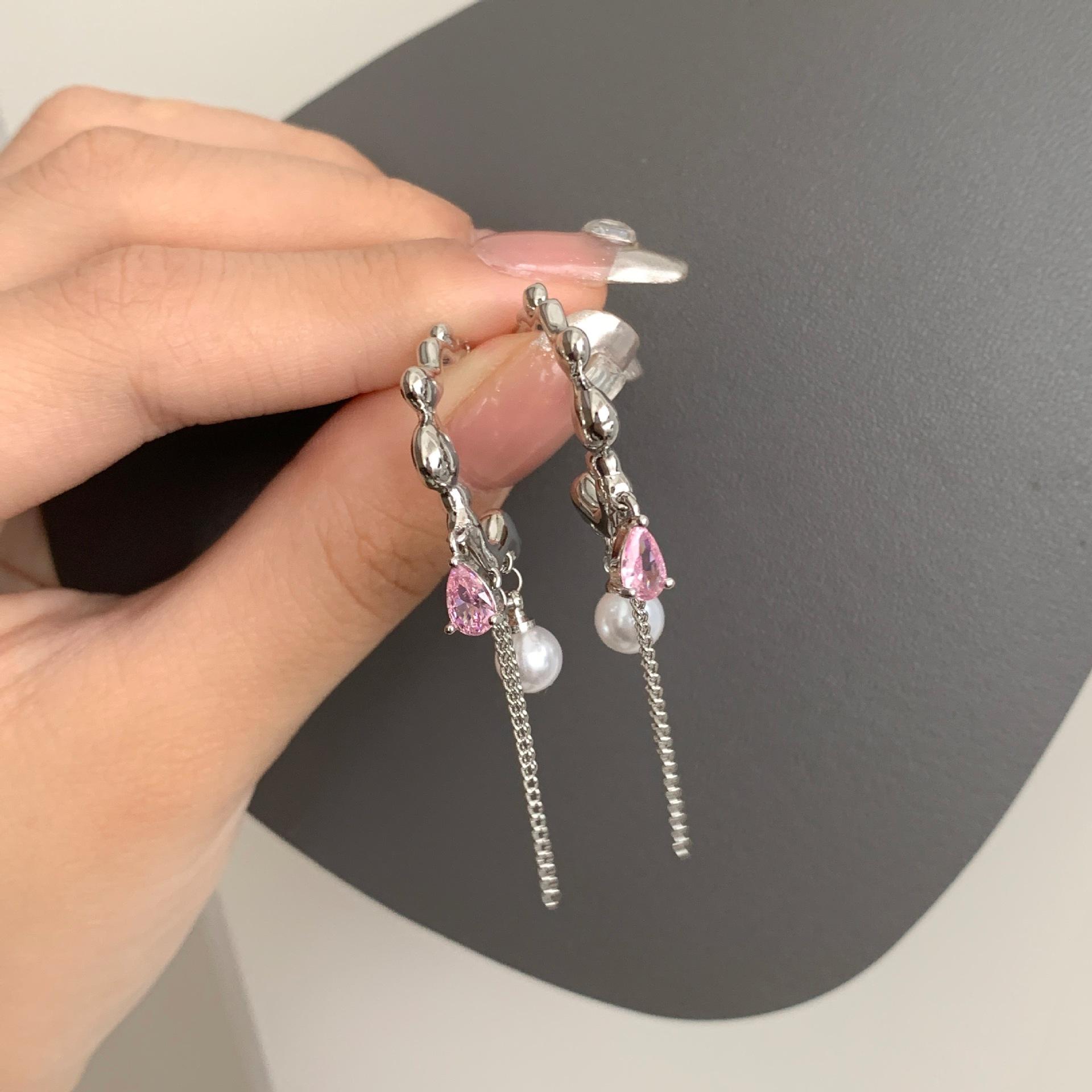 

Серьги-гвоздики с серебряной иглой S925, нишевый дизайн, неравномерные серьги с жемчужной бахромой, женские корейские индивидуальные универсальные серьги-гвоздики с темпераментом