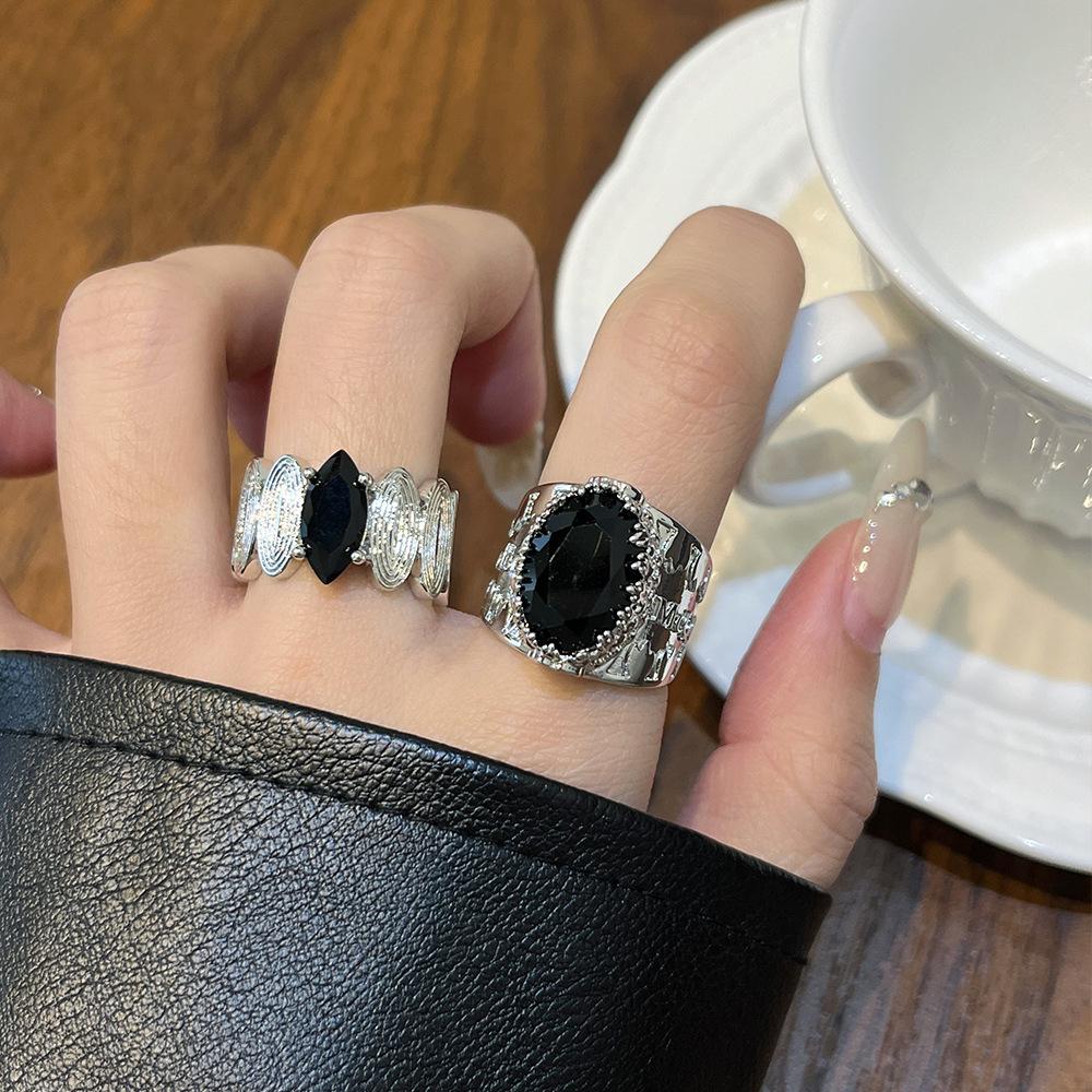 Bague Punk Vintage Zircon Hommes Femmes Hip Hop Tendance Bague Ouverte Réglable Bijoux Cadeau pour Fête Festival de Musique Usage Quotidien