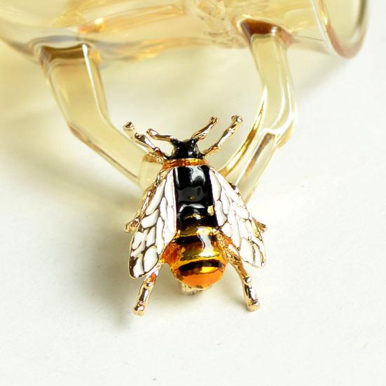 Brooch Pin Small Bee Shape Decorative Brooch with Enamel Finish Anti-Exposure Buckle Scarves Badge Party Accessory