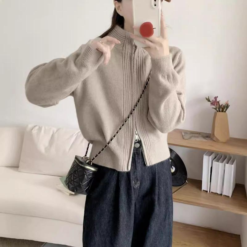 Stand-up collar zipper knitted cardigan women's autumn and winter design sense round neck loose versatile short casual sweater jacket