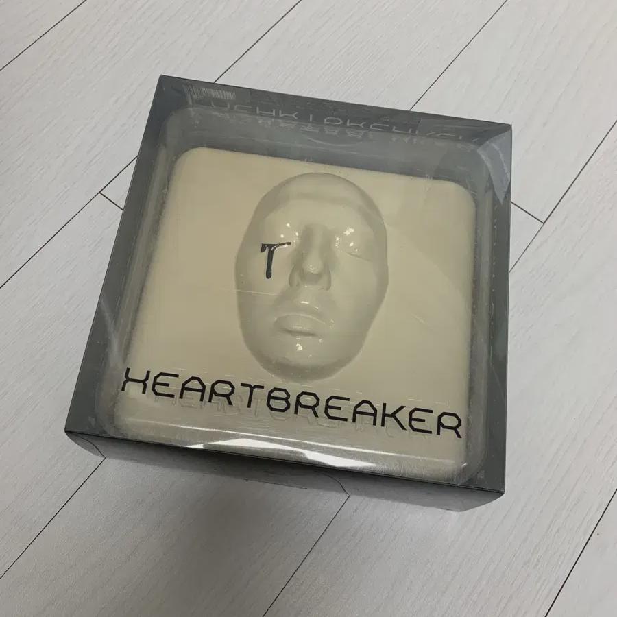 

G-dragon Heartbreaker Album