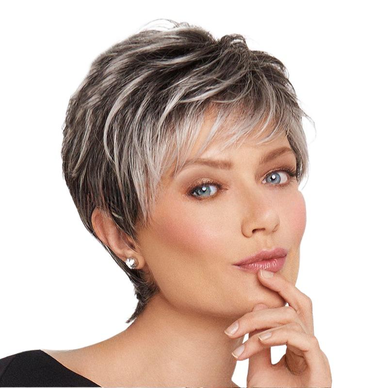 Dámské nadýchané krátké vlasy s přechodem