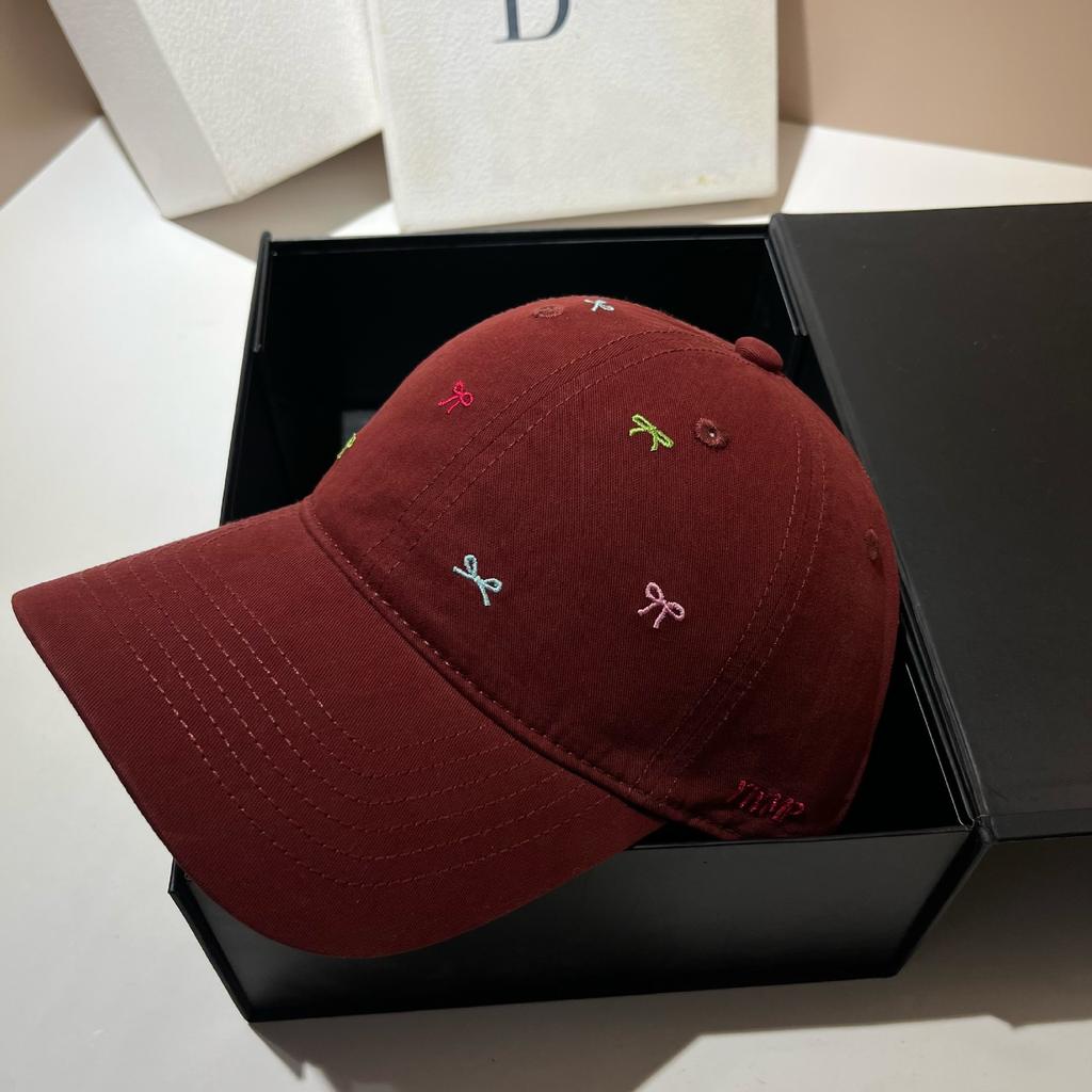 Guangzhou Alphabet Baseball Cap Simple Daily Versatile Age-Reducing Casual Cap Student Hat