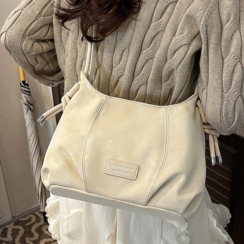 French Retro Fashionable Foreign Style Messenger Bag Women's 2025 Autumn New Simple Casual Simple Simple Shoulder Bag