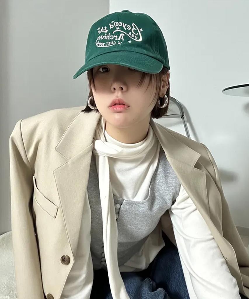 Yunibeoseugameonteu Universe Lettering Washed Ball Cap_Green