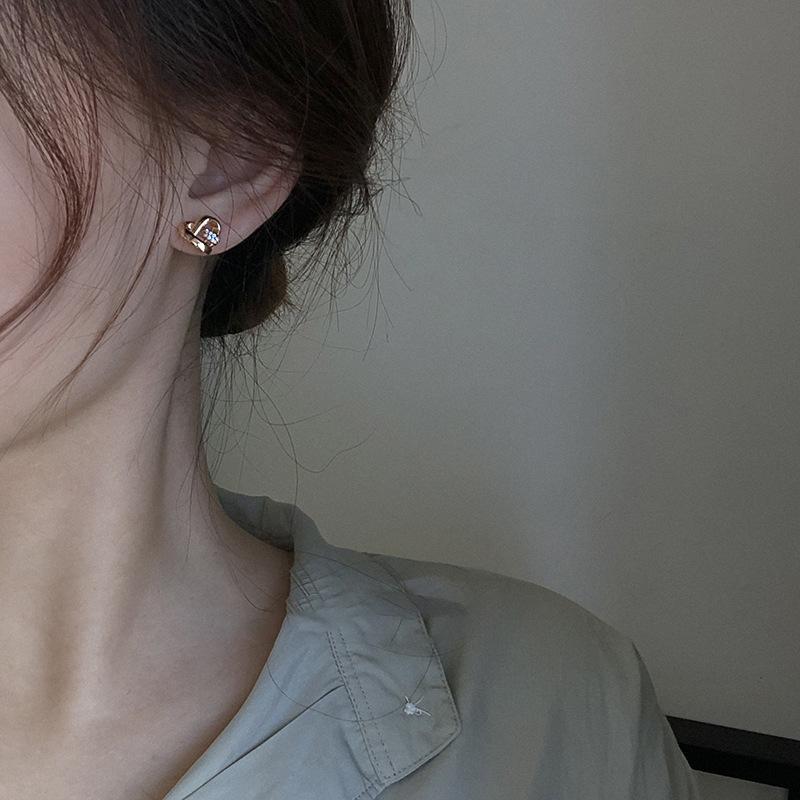 Náušnice Eternity Love Piercing do uší Stříbrná barva/zlatá barva Módní náušnice srdce pro ženy Elegantní svatební šperky