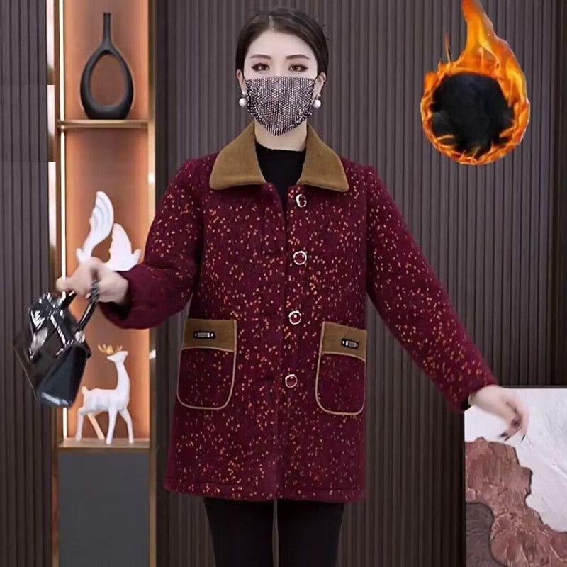 Middle-aged Mothers Wear Long Coats In Autumn and Winter Clothes. New Middle-aged and Elderly Women Wear Plaid Square Collars.