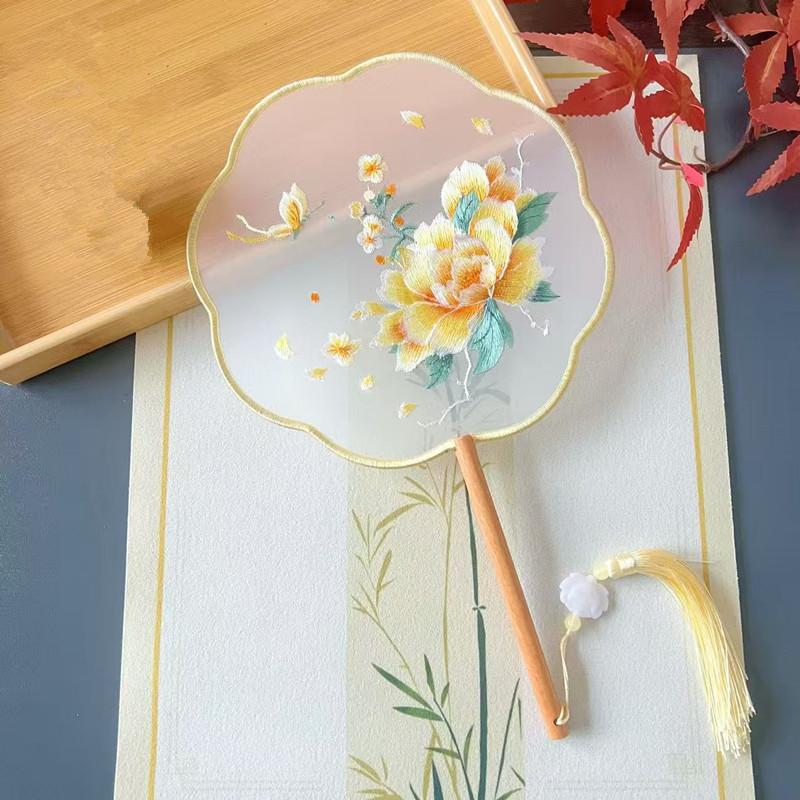Stilvoller runder Seidenfächer Exquisite Blumenstickerei Paddel Traditionelle Chinesische Kunsthandwerk Hanfu Tanzparty Zubehör