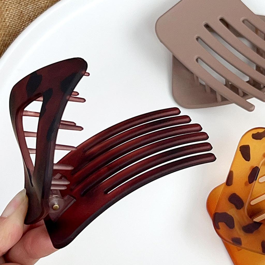 Korejská Retro Elegantní Jednoduchá Spona do Vlasů typu Duckbill pro Ženy s Designem Leopardího Vzoru Módní Vlasový Doplněk