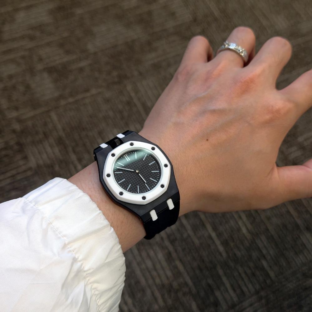 Orologio al Quarzo Unisex con Cinturino Colorato in Silicone per Donna Uomo Moda da Polso