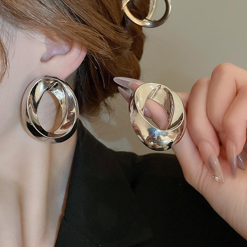 Silver Needle Metal Smooth Oval Stud Earrings Casual Simple Personality Commuting Versatile Earrings Light Luxury Niche Earrings