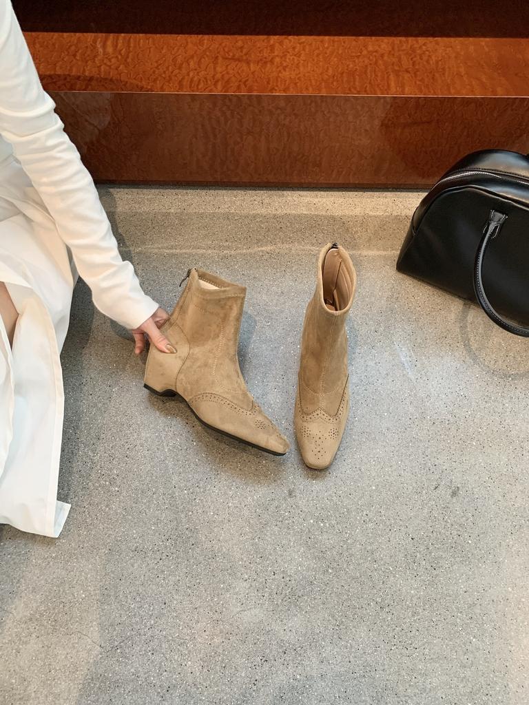 Autumn and winter new French retro inner height increase small square head short boots women's thin boots thick heel Chelsea boots women
