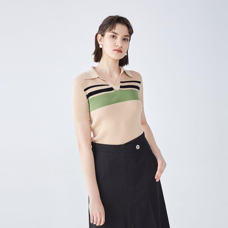 

Obeg Приталенный свитер из тенселя с контрастными цветами и рельефной полоской Khaki 155/XS/34