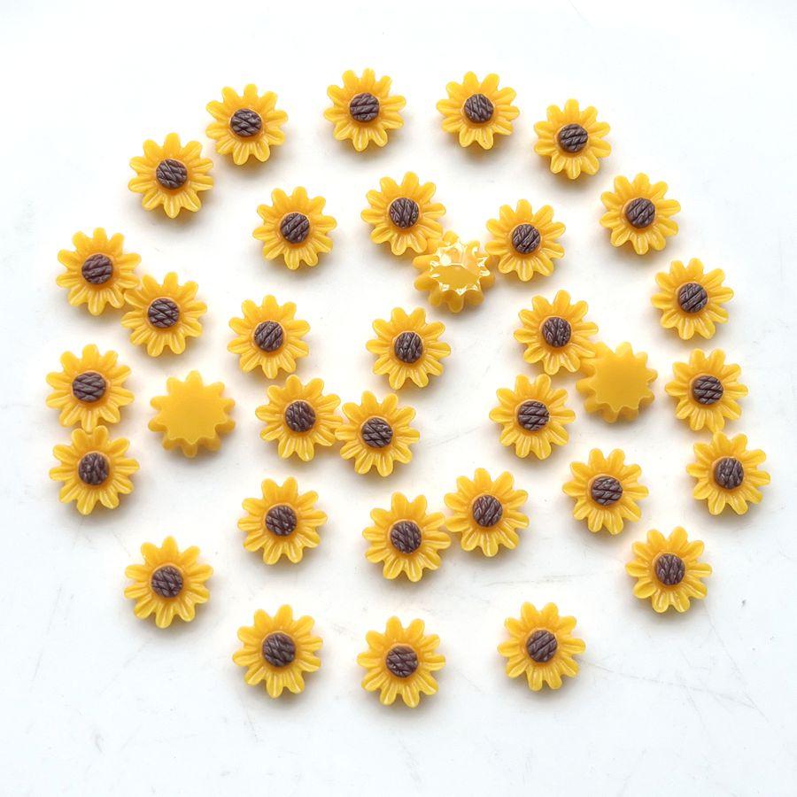 50 Pcs 10mm Chrysanthemum Scissors Craft Scrapbook Decorations for Jewelry Making, Nail Art DIY, and Alluring Flower Accents