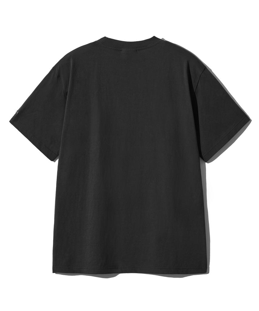 FILLUMINATE Two-Tone Arch Logo T-Shirt - Black