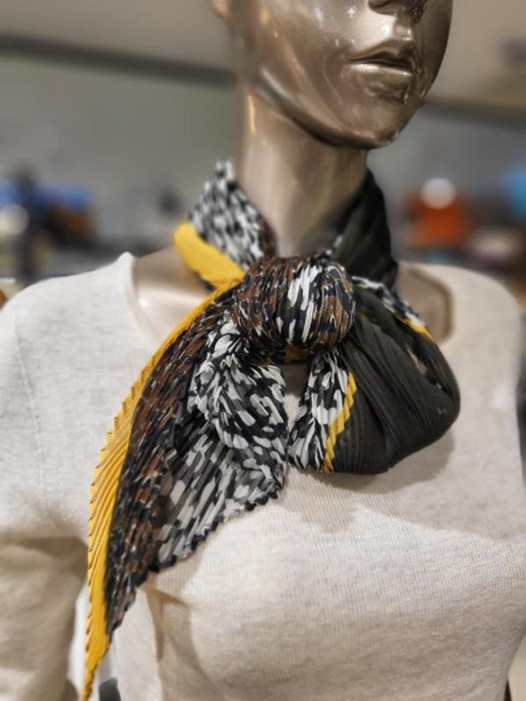 Pleated Colorful Scarf JBW5NSAM1800